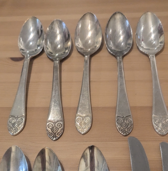 Waldorf Astoria Flatware Bundle - Picture 8 of 12